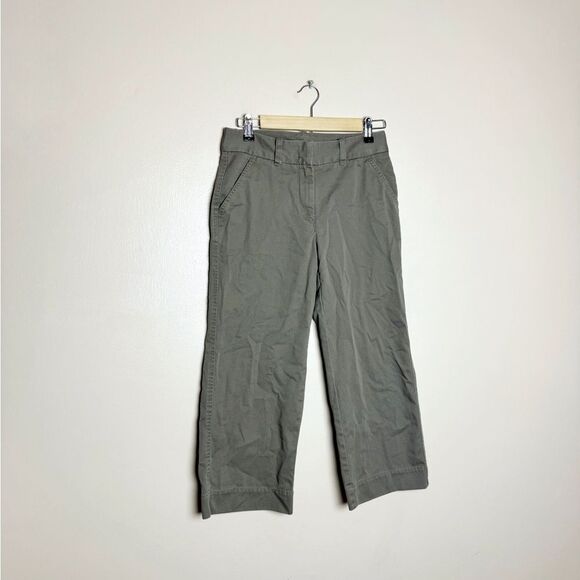 SALE! Brown L.L. Bean Classic Cotton Cropped Pants Size 4 EUC - Picture 1 of 5